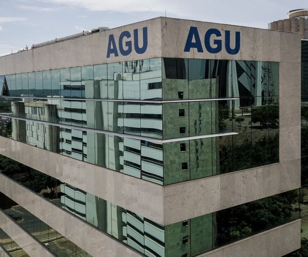 AGU defende que somente médicos podem realizar abortos legais