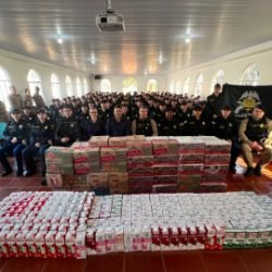 Alunos da PM doam mais de mil litros de leite ao CEONC de Cascavel
