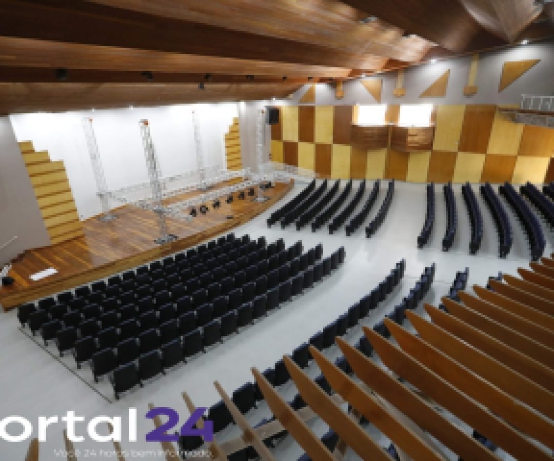 Anfiteatro Emir Sfair passa por revitalização após 22 anos em Cascavel
