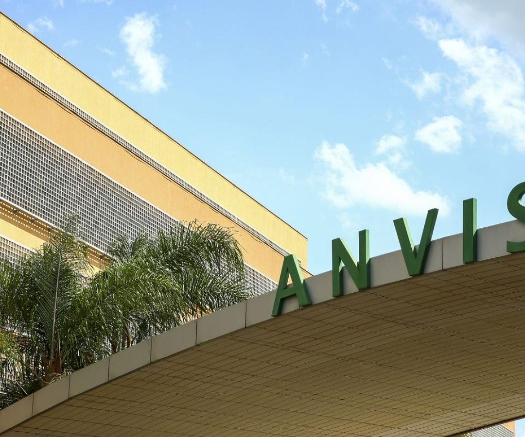 Anvisa suspende lote de medicamentos para hipertensão e câncer de mama