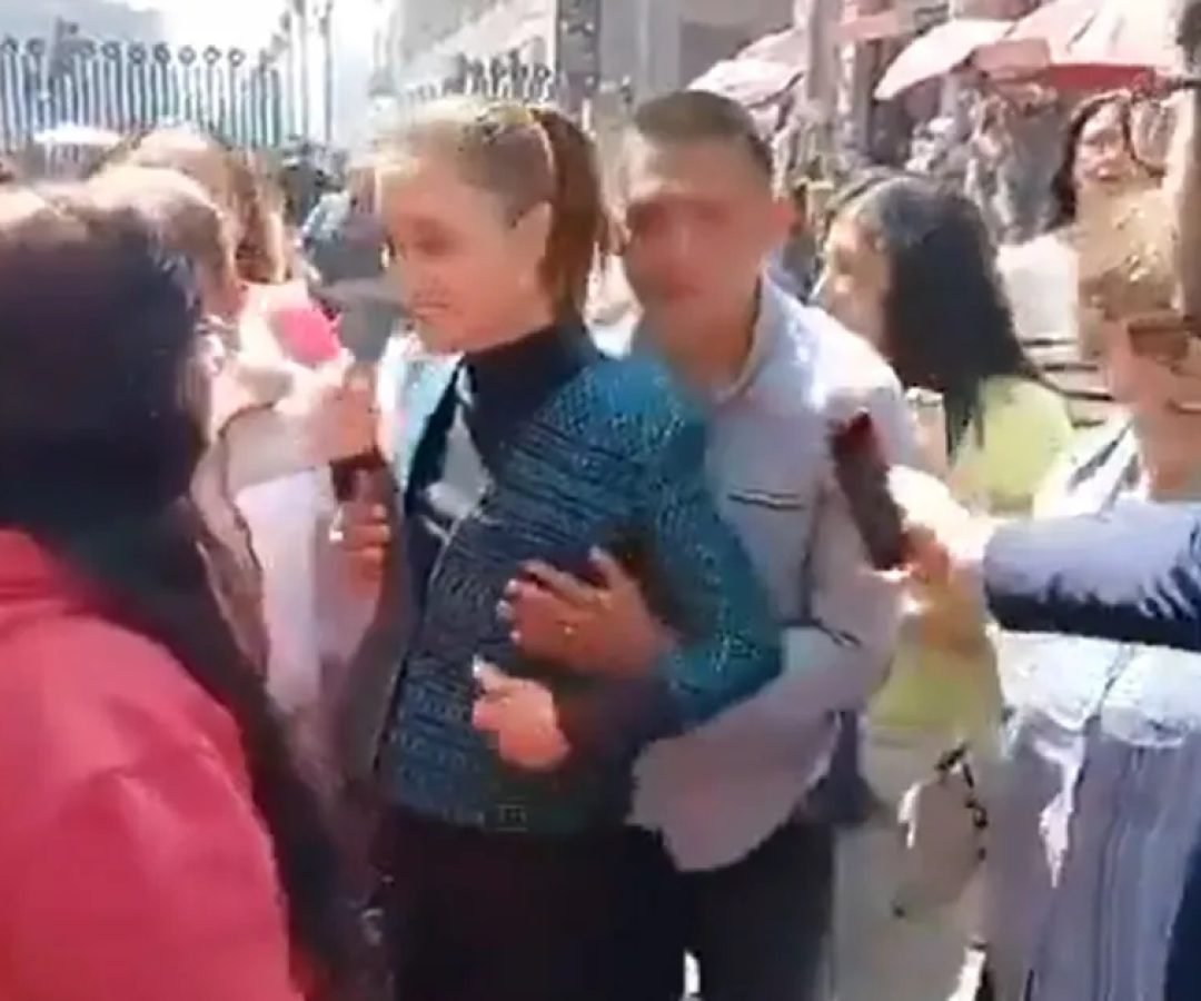 assedio-claudia-sheinbaum-mexico.jpg