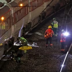 ataque-faca-trem-reino-unido.jpg