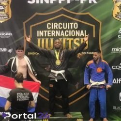 Atleta haitiano conquista ouro em campeonato internacional de jiu-jitsu em Cascavel