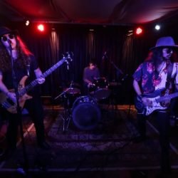 Shows gratuitos: MPB, rock e sertanejo agitam a 1ª semana dos Palcos Sunset no Litoral