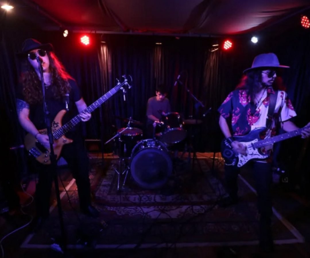 Shows gratuitos: MPB, rock e sertanejo agitam a 1ª semana dos Palcos Sunset no Litoral