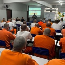 Aula magna abre atividades de ensino superior a mais de 400 apenados no Paraná