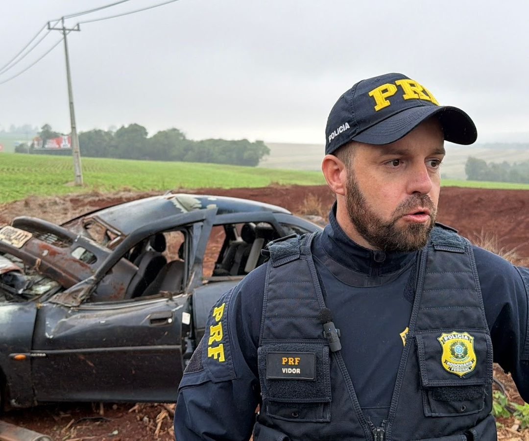 Motorista desobedeceu ordem de parada e capotou”, diz PRF sobre Vectra com drogas na BR-369