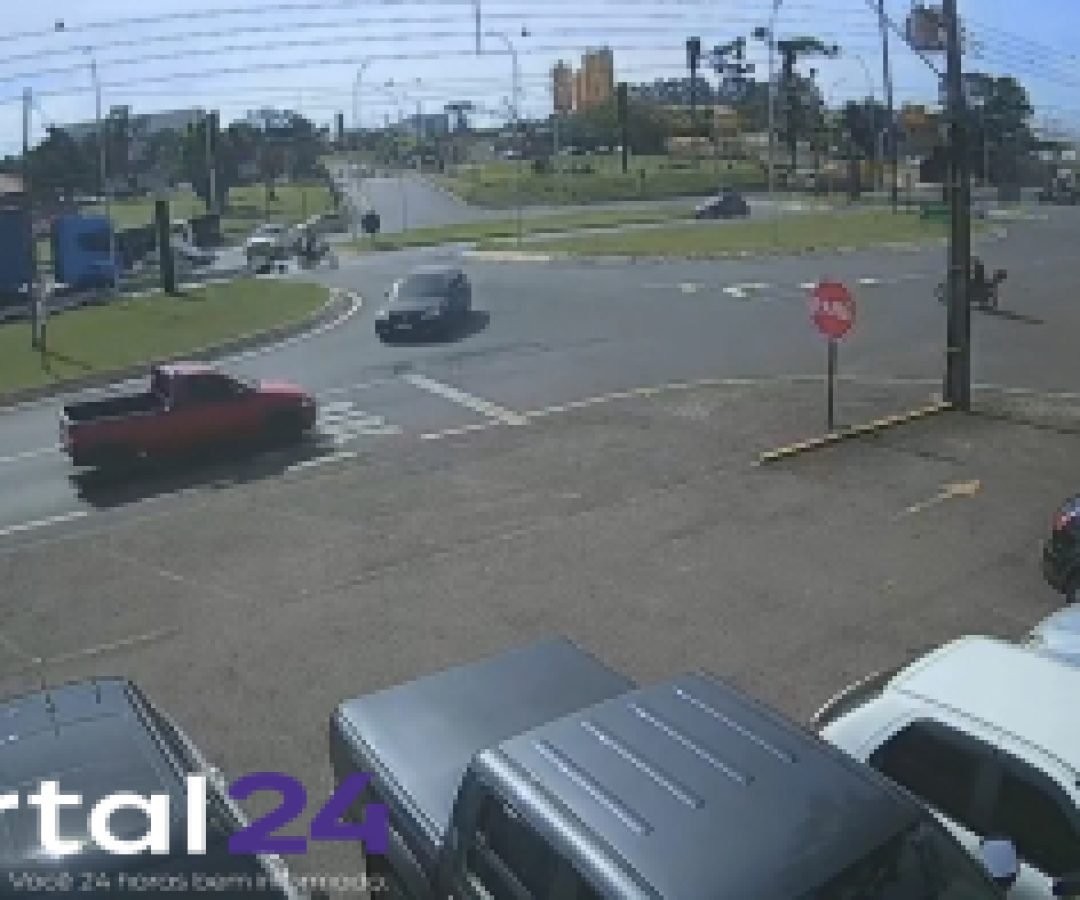 Batida entre duas motos é registrada no trevo da Portal, na BR-277, e deixa feridos