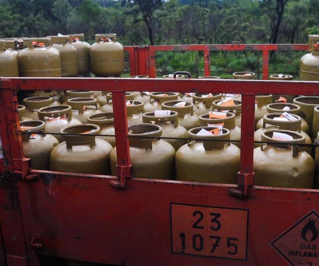 Beneficiários com NIS final 4 recebem Auxílio Gás nesta segunda-feira