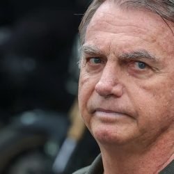 Bolsonaro passou por nova cirurgia para tratar soluço, diz Michelle