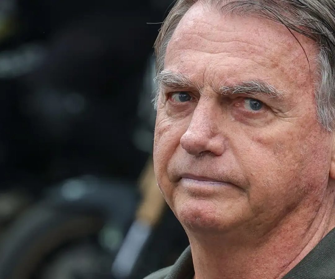 Bolsonaro passou por nova cirurgia para tratar soluço, diz Michelle
