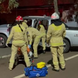Bombeiros atendem acidente na Avenida Carlos Gomes