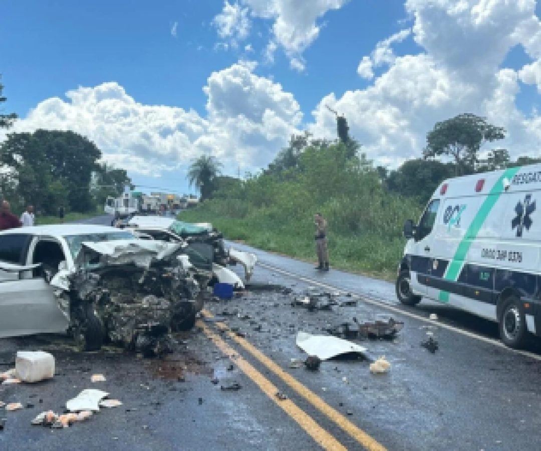 colisão frontal mata jovem de 21 anos e motorista em Diamante do Norte