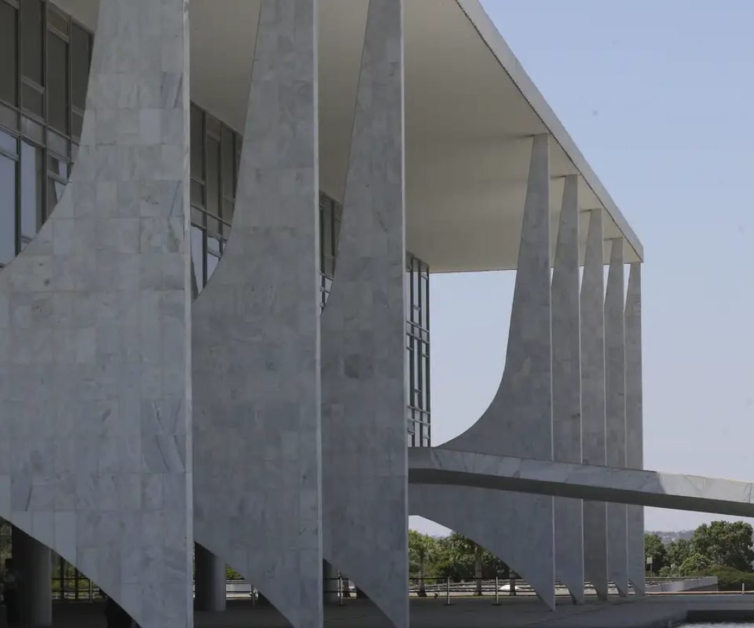 Brasil faz doação de material militar para Uruguai e Paraguai