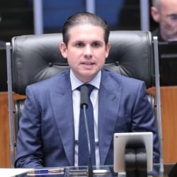 Câmara aprova regime de urgência para dez projetos de lei