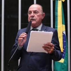 Câmara aprova regras para funcionamento de farmácias dentro de supermercados