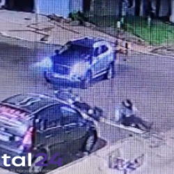 Câmera de segurança registra colisão entre carro e bicicleta no bairro Floresta, em Cascavel