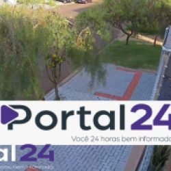 Câmera de segurança registra momento em que carro perde o controle e atinge poste em Cascavel