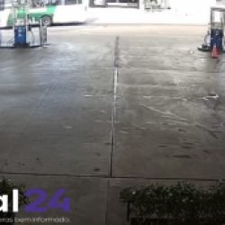 Câmera flagra colisão entre ônibus e motocicleta no centro de Cascavel