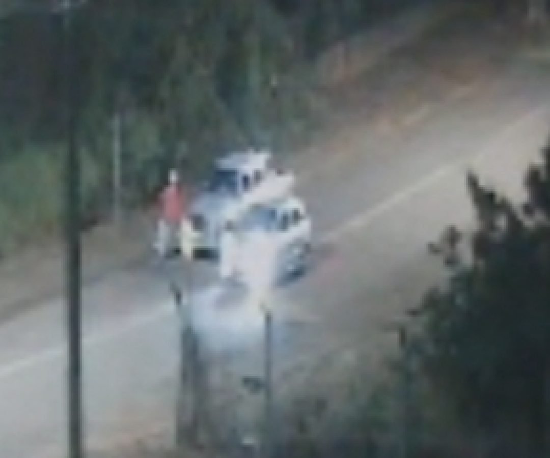 Câmeras flagram momento em que suspeitos abandonam caminhonete furtada em Cascavel