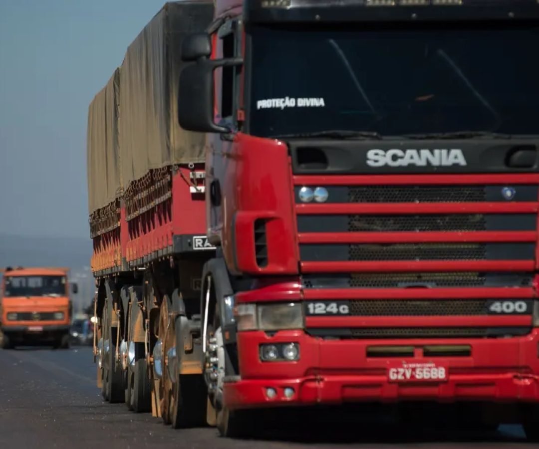 caminhoes_transporte_de_cargas010720143046.jpg