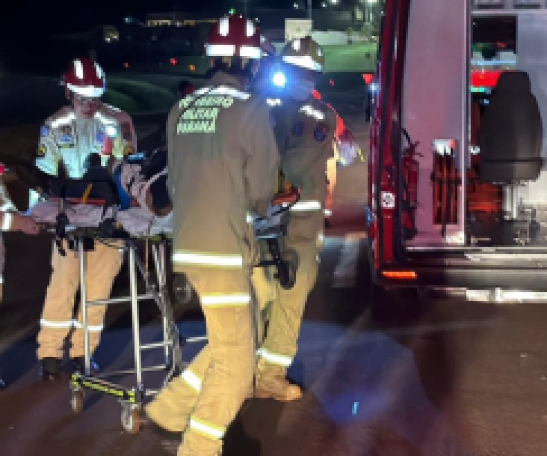 Caminhonete capota na BR-467 em Cascavel