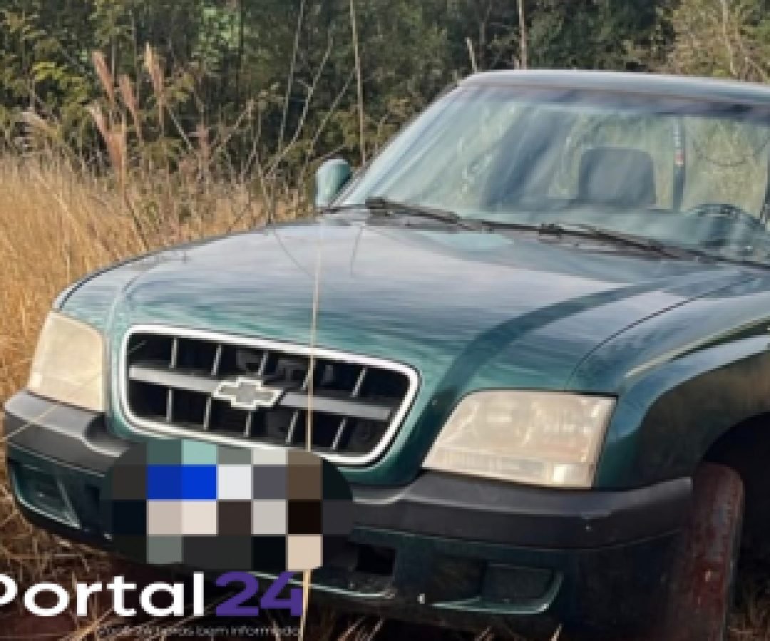 Caminhonete furtada é localizada abandonada em estrada rural de Cascavel