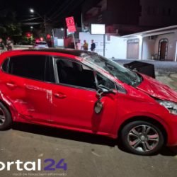 Mulher fica ferida após capotamento no centro de Cascavel