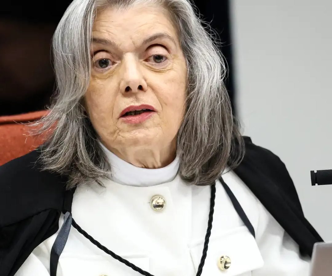 Cármen Lúcia vota para condenar Eduardo Bolsonaro por difamação