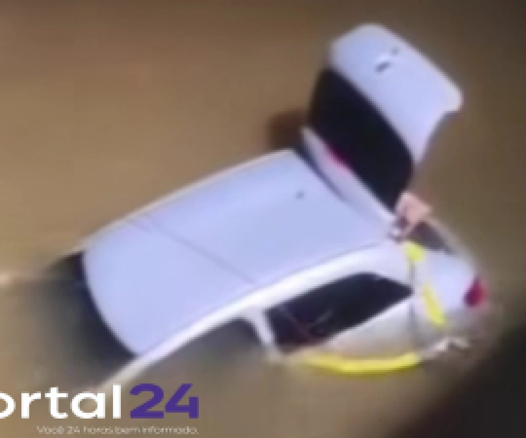 Carro cai de ponte em Rio Bonito do Iguaçu e criança está desaparecida