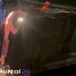 Carro capota na BR-277, em Matelândia