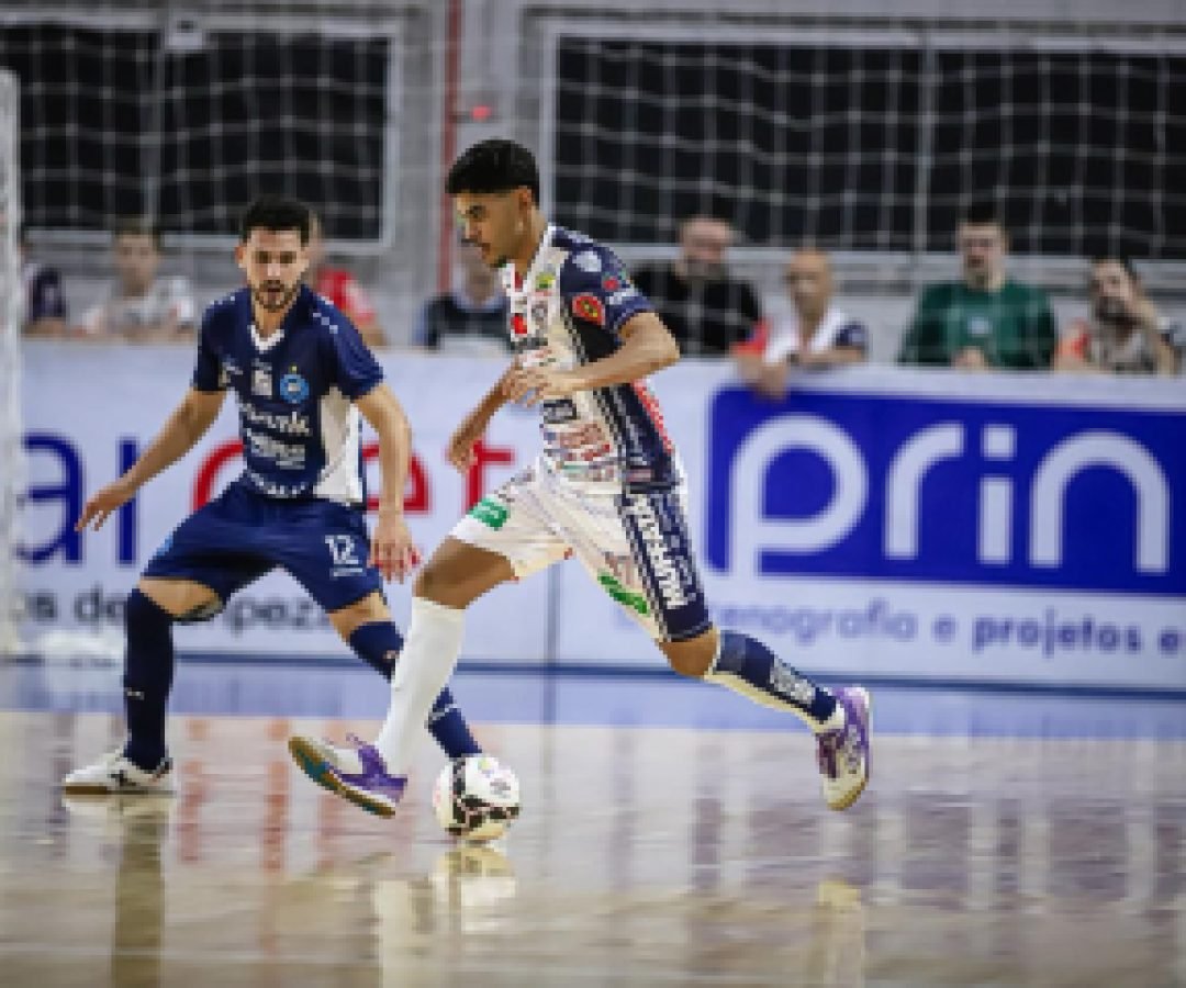 Cascavel arranca empate no último segundo na estreia da LNF