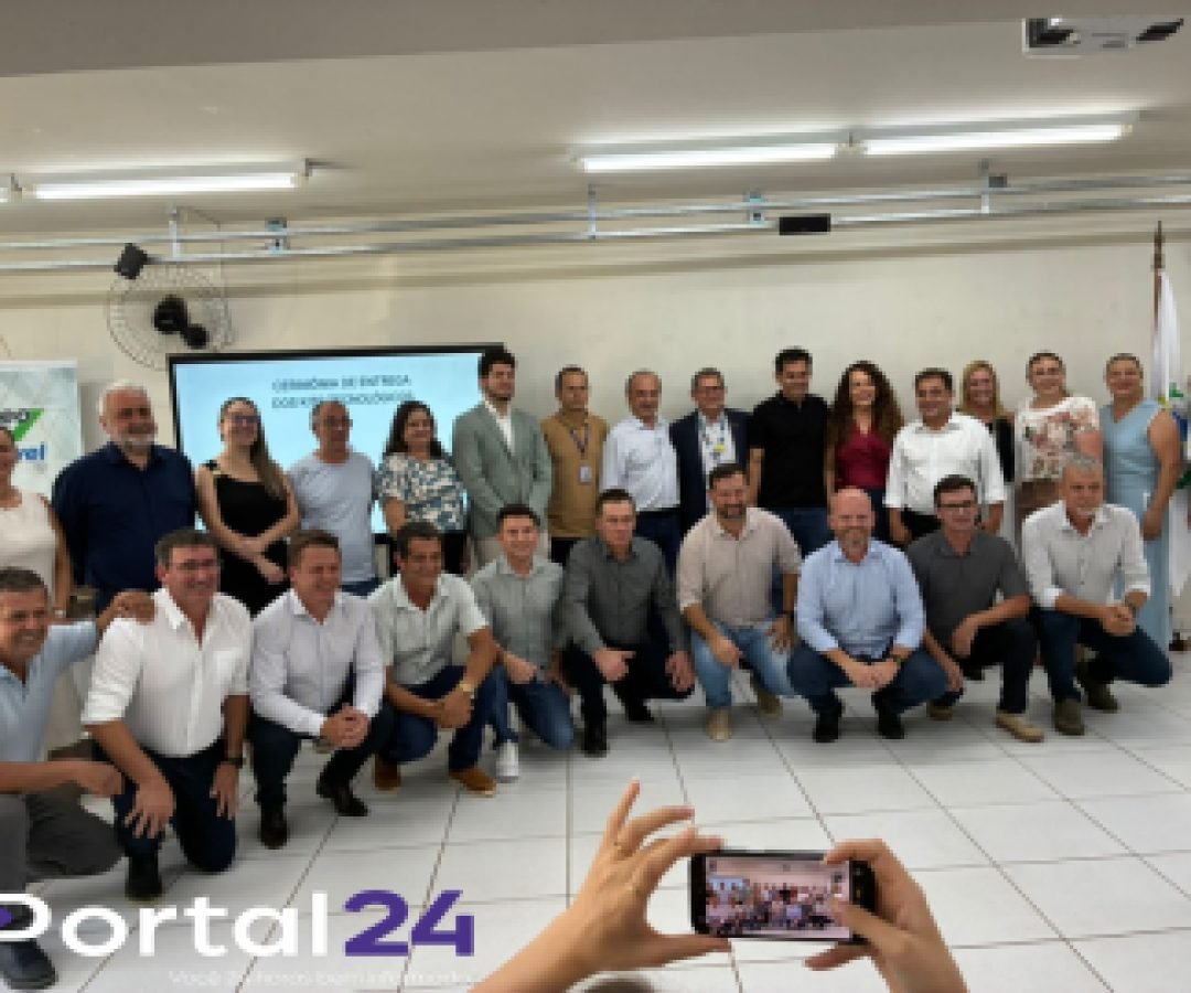 Cascavel recebe kits tecnológicos para escolas da rede municipal