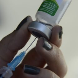 Casos de síndrome respiratória grave estão em queda em quase todo país