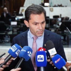 CCJ confirma decisão do Conselho de Ética e aprova parecer pela cassação do deputado Renato Freitas