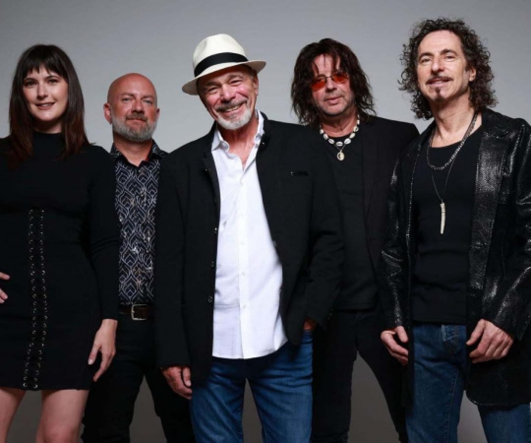 Teatro Guaíra recebe Danny Seraphine, pai do jazz rock, que toca pela primeira vez no Brasil