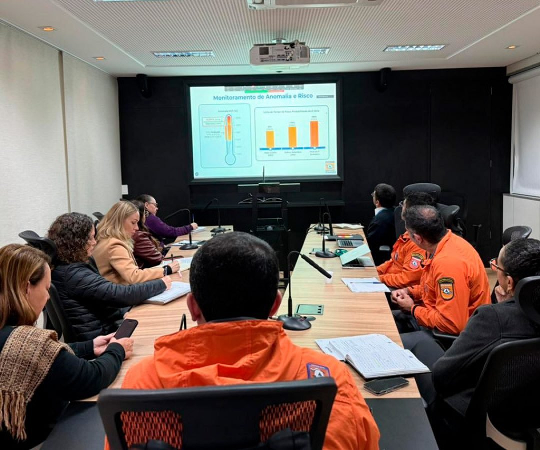 Estado alinha ações para reforçar preparação de prefeituras contra El Niño