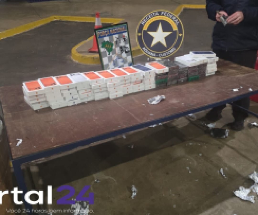 Celulares avaliados em R$ 530 mil são apreendidos em fundo falso na Ponte da Amizade