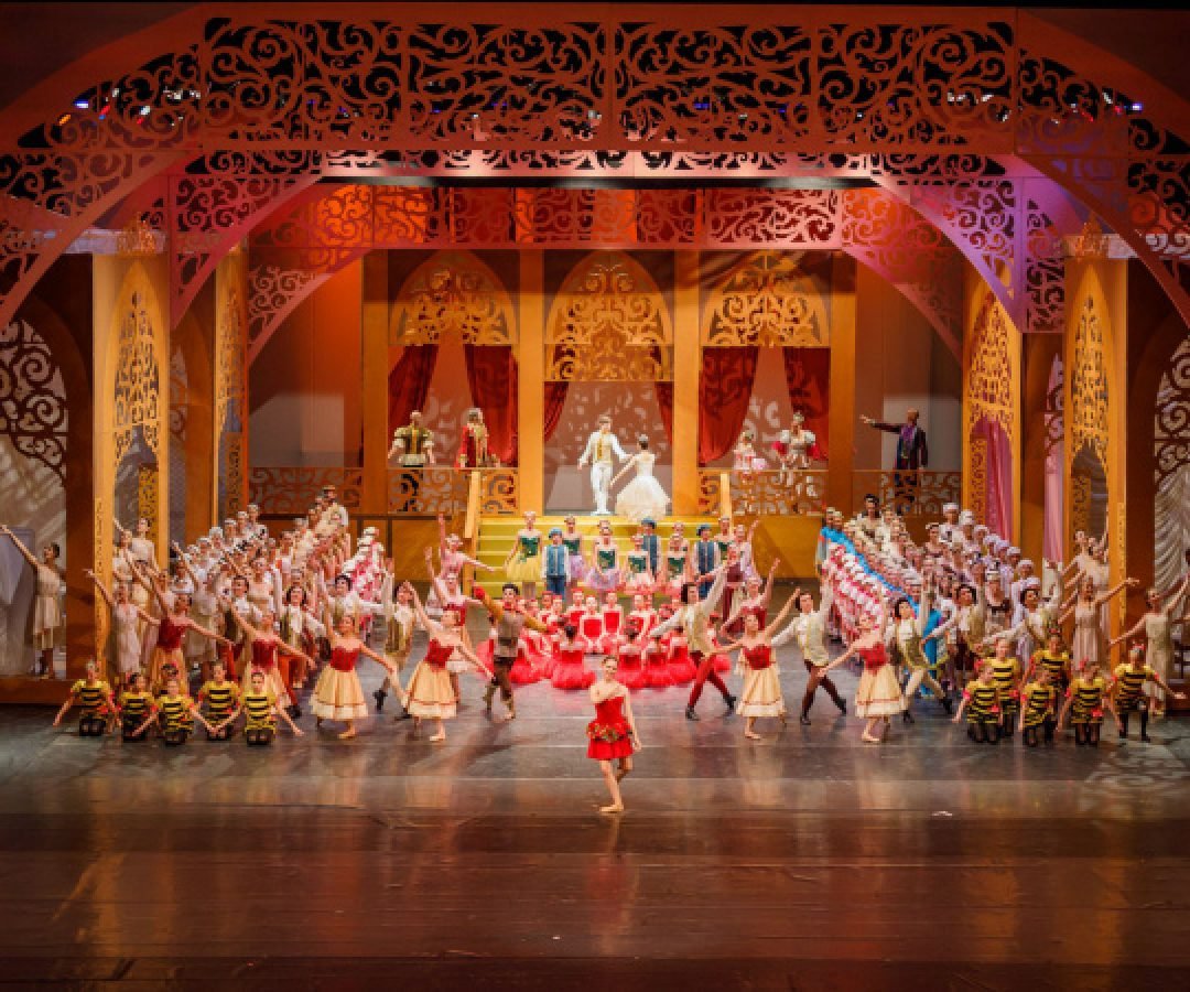 Mais de 15 mil alunos e de mil apresentações: Escola de Dança Teatro Guaíra celebra 70 anos