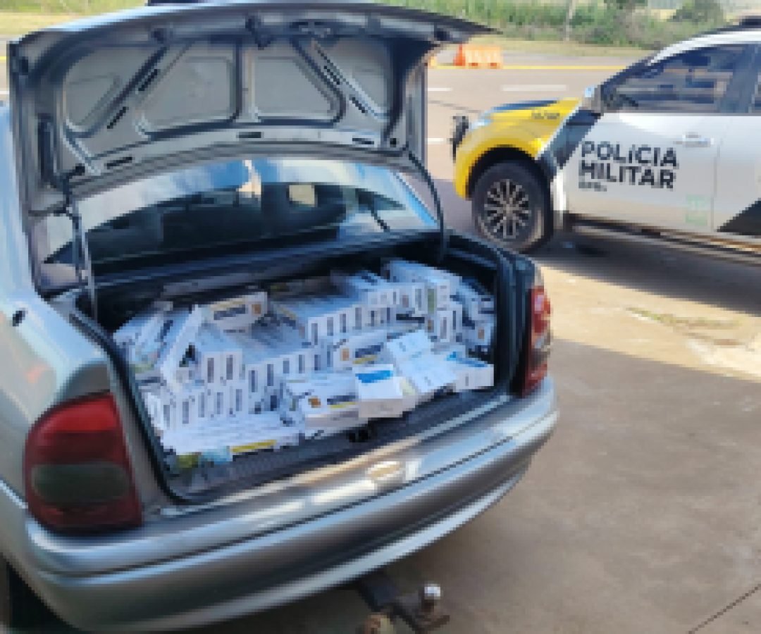 Cigarros contrabandeados são apreendidos durante fiscalização na PRC-272