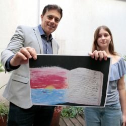 Aluna e diretor do Centro Juvenil de Artes Plásticas são destaque em concurso internacional