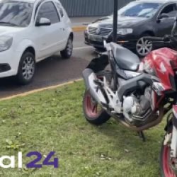 Colisão entre carro e moto é registrada em frente à FAG em Cascavel