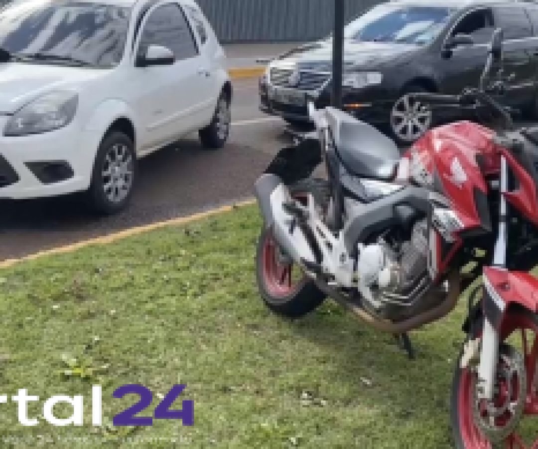 Colisão entre carro e moto é registrada em frente à FAG em Cascavel