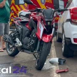 Colisão entre carro e motocicleta deixa ferido em Cascavel