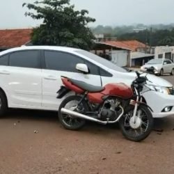 Colisão entre carro e motocicleta deixa homem ferido no bairro Brasmadeira