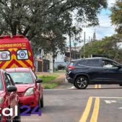 Colisão entre carros deixa motorista ferida em cruzamento de Cascavel