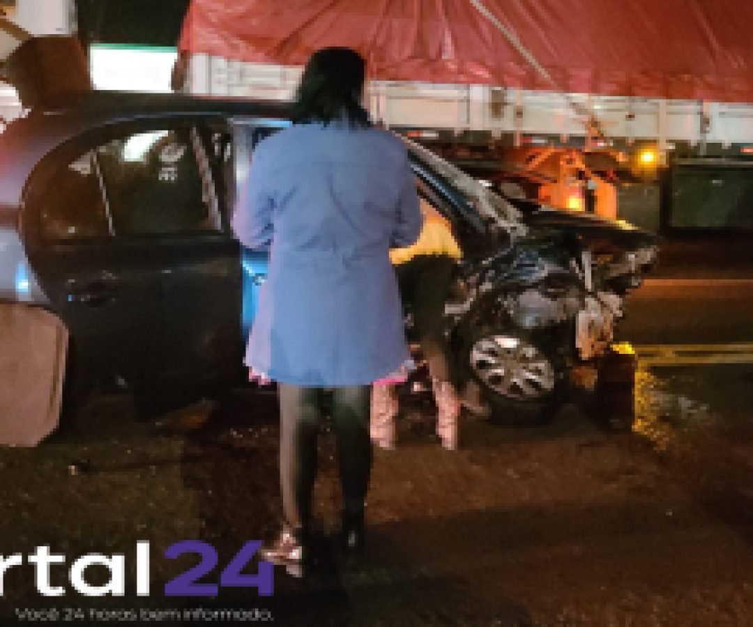 Colisão entre dois carros mobiliza equipes de resgate na BR-277, em Santa Tereza do Oeste