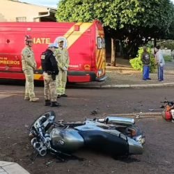 Colisão entre duas motocicletas deixa dois feridos no bairro Floresta
