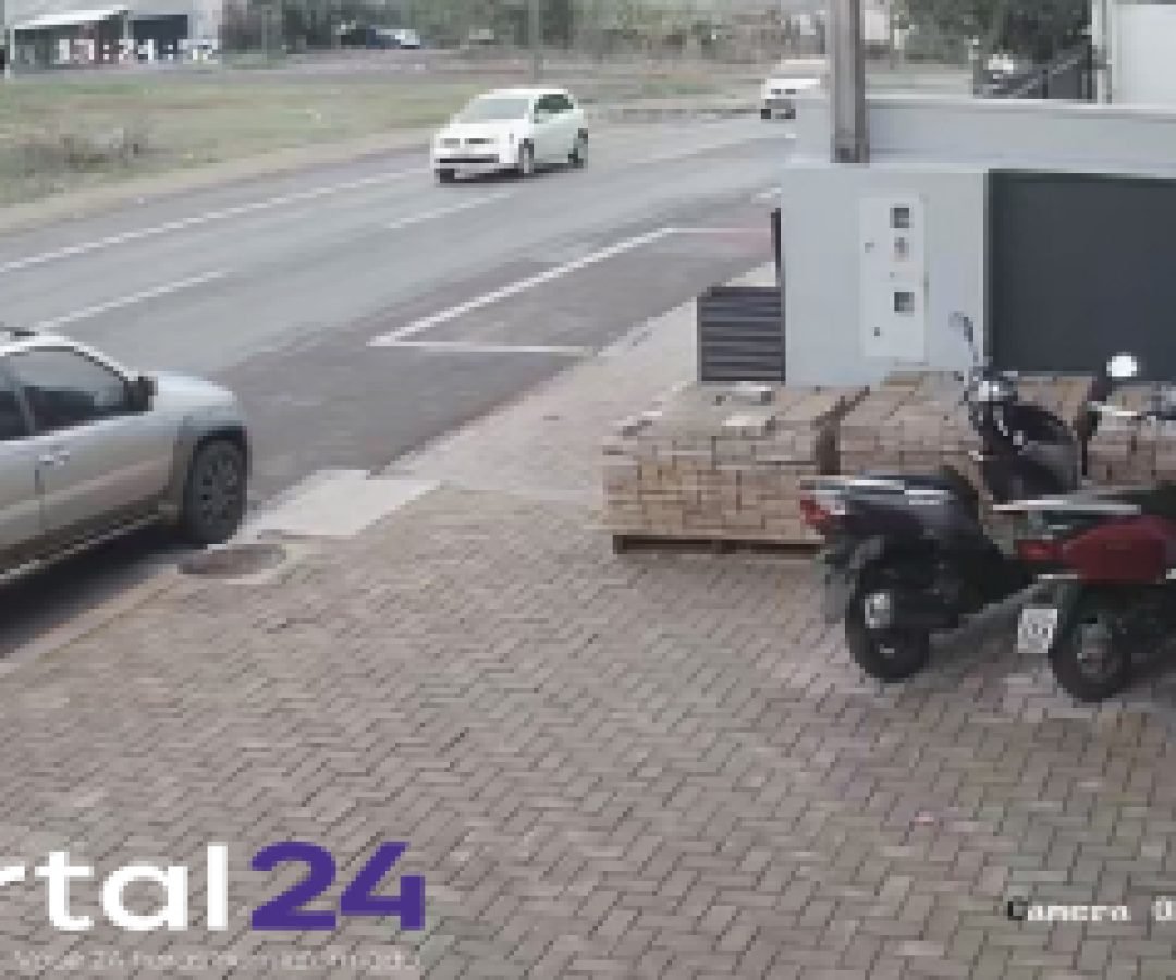 Colisão entre Tracker e S10 mobiliza socorro no bairro Santa Cruz
