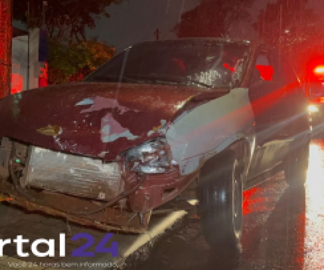Colisão frontal entre dois veículos Corsa termina em confusão no bairro Alto Alegre, em Cascavel